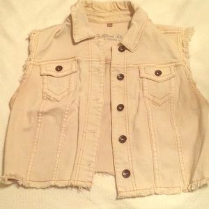 Cropped cream denim vest